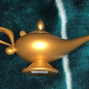 Disney parks Aladdin Gold Genie Lamp Decor